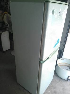 容声冰箱196升 8成新仅售600元，老款机型制冷强劲，性价比之选